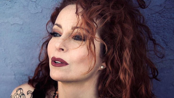 Anneke Van Giersbergen apresenta novo projeto: conheça o VUUR