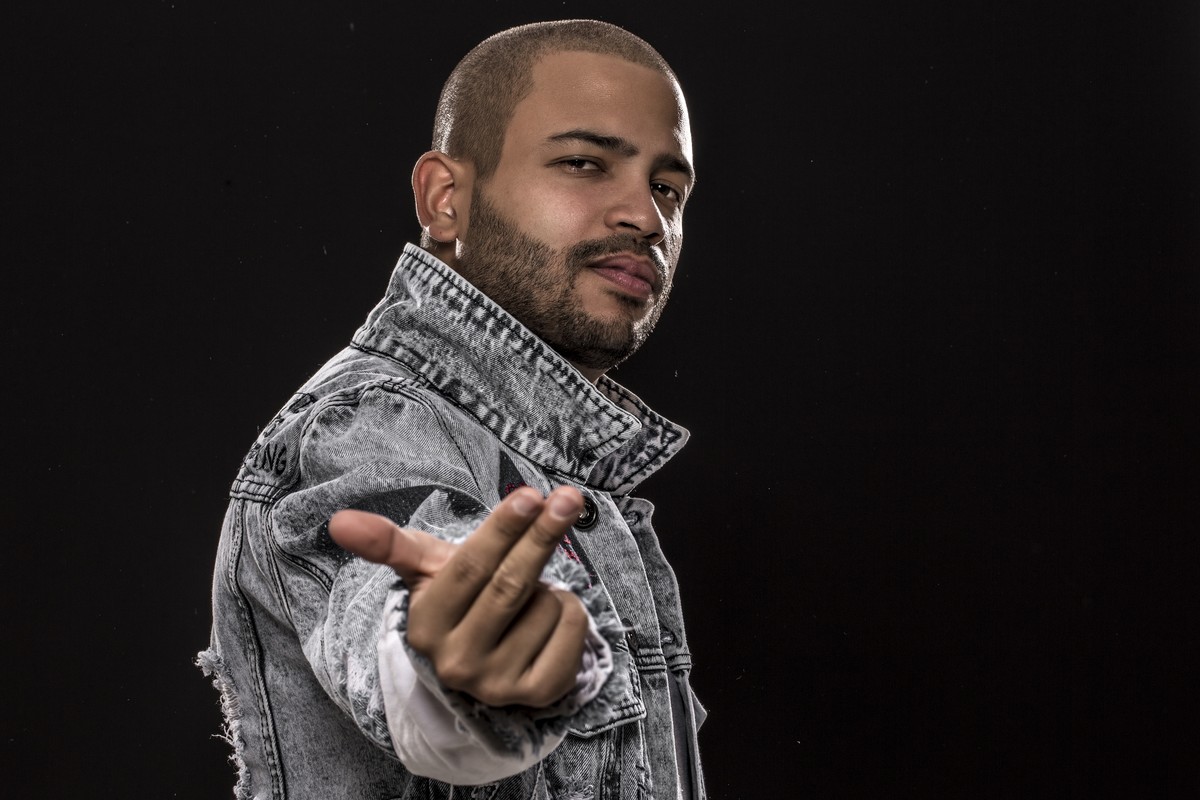 Com 'Rebeldia', Projota anuncia disco 'A milenar arte de meter o louco'